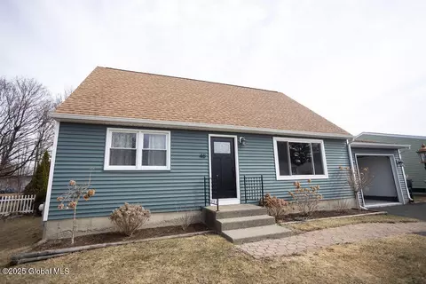 48 Donegal Ave, Troy, NY 12180