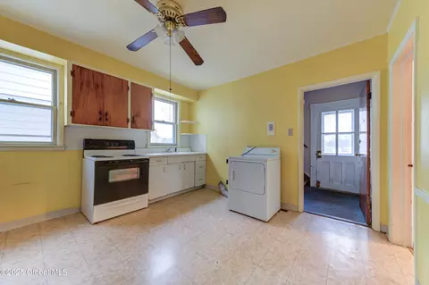 127 Mcclellan St, Schenectady, NY 12304 photo 10