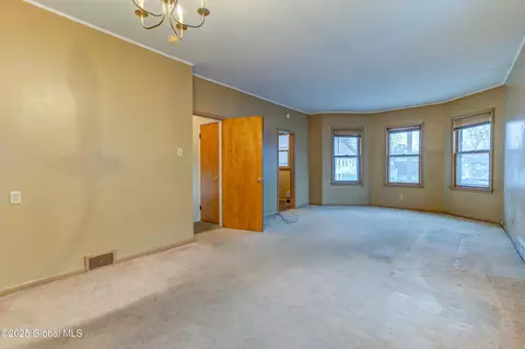 127 Mcclellan St, Schenectady, NY 12304 photo 19