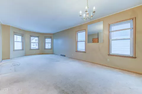 127 Mcclellan St, Schenectady, NY 12304 photo 17