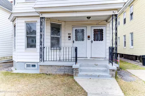 127 Mcclellan St, Schenectady, NY 12304 photo 2