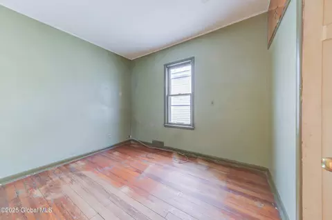 127 Mcclellan St, Schenectady, NY 12304 photo 24