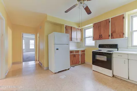 127 Mcclellan St, Schenectady, NY 12304 photo 11