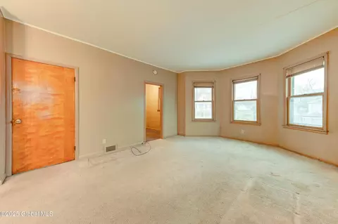 127 Mcclellan St, Schenectady, NY 12304 photo 18