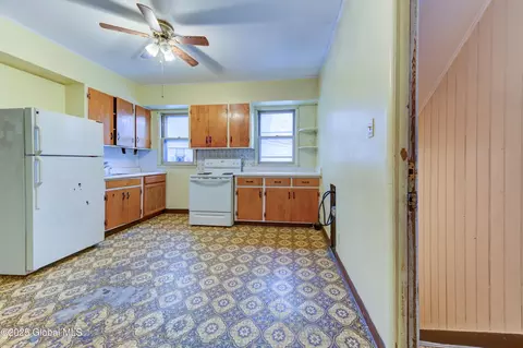 127 Mcclellan St, Schenectady, NY 12304 photo 20
