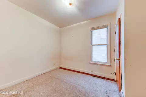127 Mcclellan St, Schenectady, NY 12304 photo 12