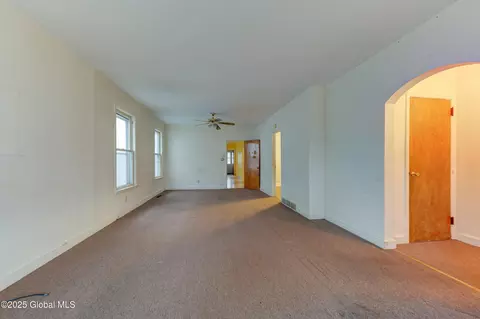 127 Mcclellan St, Schenectady, NY 12304 photo 3
