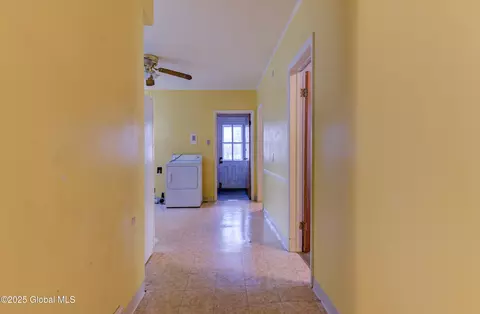 127 Mcclellan St, Schenectady, NY 12304 photo 9
