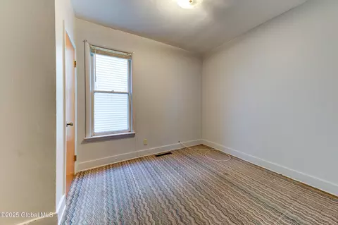 127 Mcclellan St, Schenectady, NY 12304 photo 14