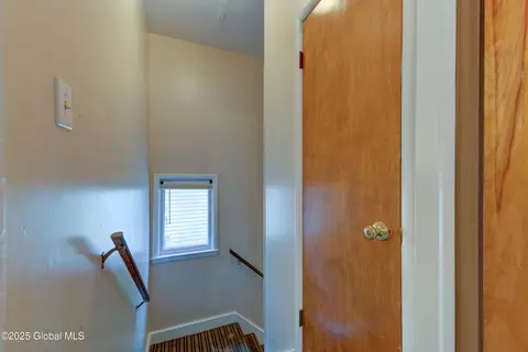 127 Mcclellan St, Schenectady, NY 12304 photo 16