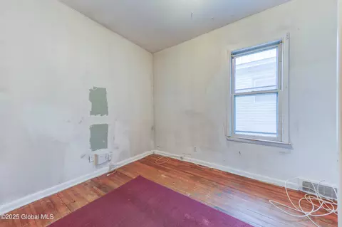 127 Mcclellan St, Schenectady, NY 12304 photo 27