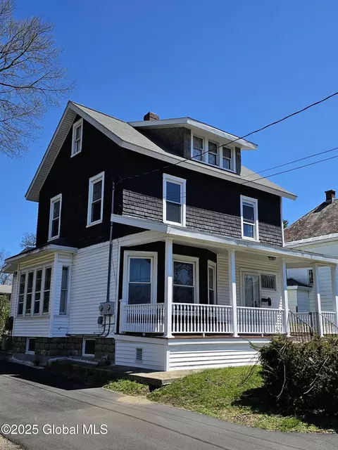 7 Buchanan St, Schenectady, NY 12304