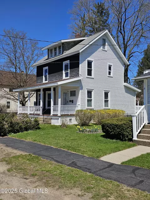 7 Buchanan St, Schenectady, NY 12304 photo 2