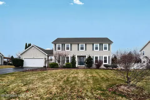 30 Blue Jay Way, Clifton Park, NY 12065