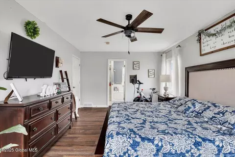 Bedroom - 19 Sandy Ln, Selkirk, NY 12158 photo 2 of 5