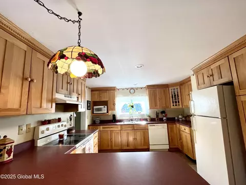 Kitchen - 406 Caverns Rd, Howes Cave, NY 12092 photo 3 of 6