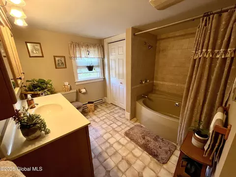 Bath - 406 Caverns Rd, Howes Cave, NY 12092 photo 2 of 5