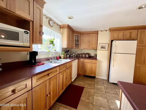 Kitchen - 406 Caverns Rd, Howes Cave, NY 12092 photo 5 of 6