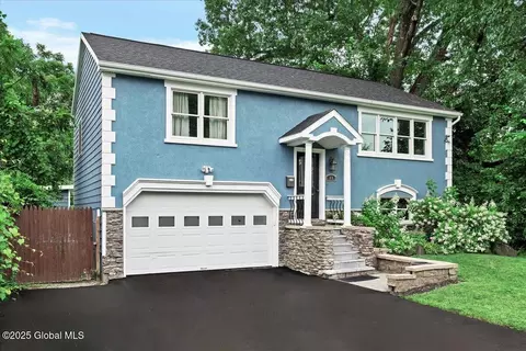 88 Monroe St, Saratoga Springs, NY 12866