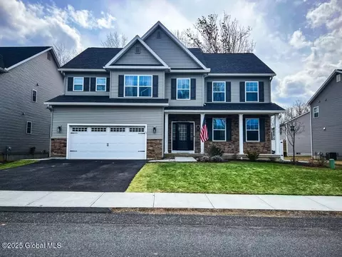 13 Timber Creek Dr, Ballston Lake, NY 12019