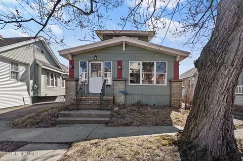 418 7th Ave, Watervliet, NY 12189