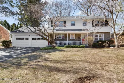 8 Harding St, Albany, NY 12208