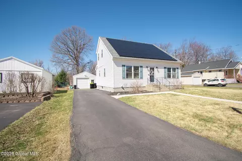 37 Fullerton Ave, Schenectady, NY 12304