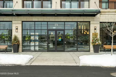 19 Washington St #462 C, Saratoga Springs, NY 12866