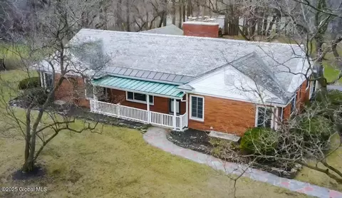 215 River St, Middleburgh, NY 12122