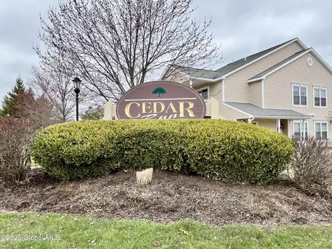 607 Cedar Run, Rensselaer, NY 12144