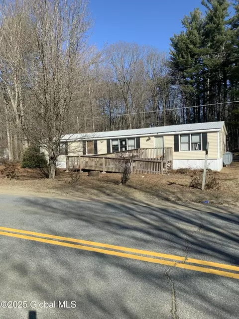 48 Comstock Rd, Corinth, NY 12822