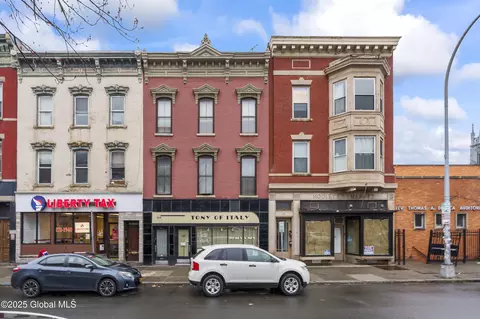 117 4th St, Troy, NY 12180