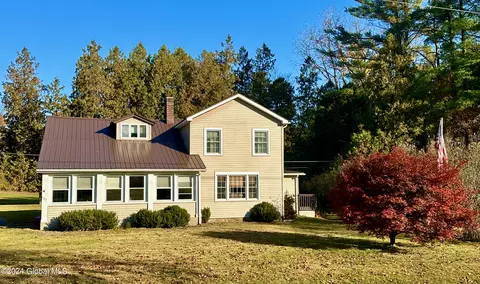 199 Sunnyside E, Queensbury, NY 12804
