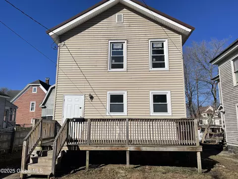 34 Division St, Gloversville, NY 12078