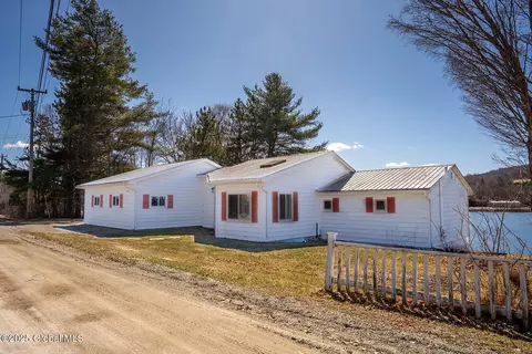 9 Kennedy Rd, Cambridge, NY 12816 photo 3