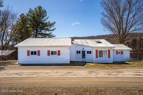 9 Kennedy Rd, Cambridge, NY 12816 photo 2