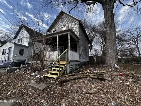 538 Schenectady St, Schenectady, NY 12307