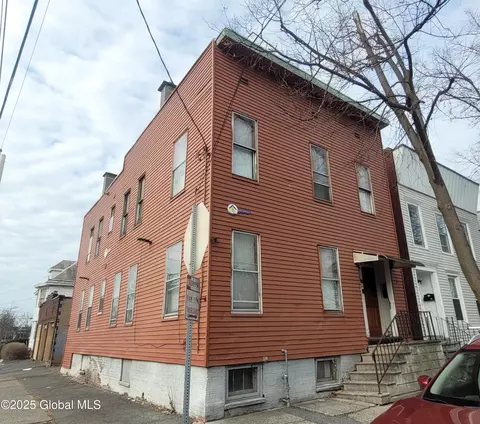 106 Spring St, Albany, NY 12203