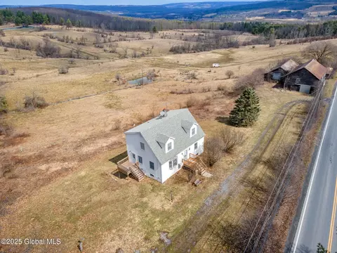 1507 Grovenors Corners Rd, Central Bridge, NY 12035