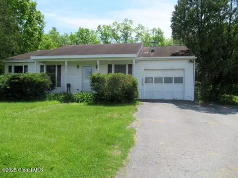90 Blackhouse Rd, Fort Edward, NY 12828
