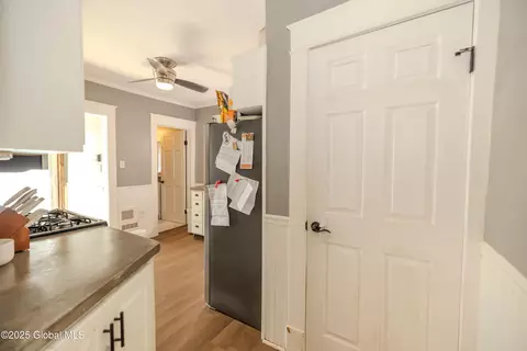 Entry Way - 1145 Keyes Ave, Schenectady, NY 12309 photo 1 of 6