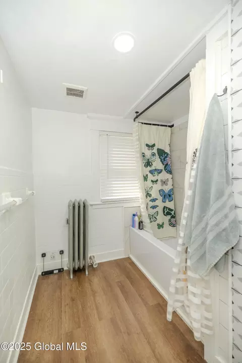 Bath - 1145 Keyes Ave, Schenectady, NY 12309 photo 5 of 5