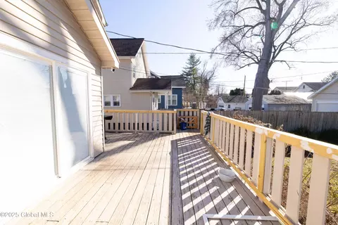 Exterior - 1145 Keyes Ave, Schenectady, NY 12309 photo 6 of 13