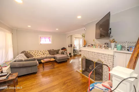 Living - 1145 Keyes Ave, Schenectady, NY 12309 photo 1 of 5