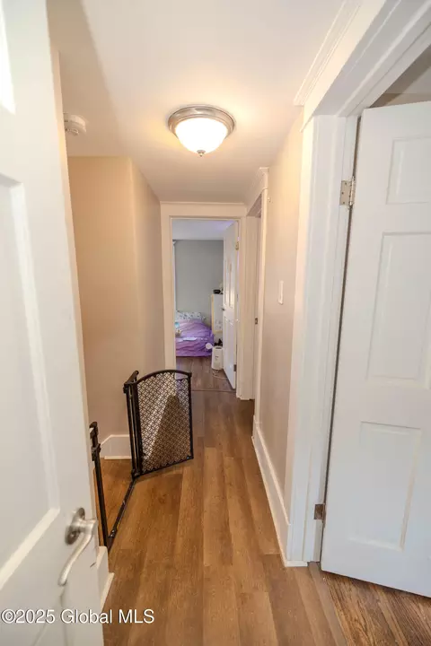 Entry Way - 1145 Keyes Ave, Schenectady, NY 12309 photo 5 of 6