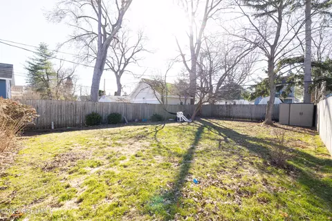 Exterior - 1145 Keyes Ave, Schenectady, NY 12309 photo 11 of 13