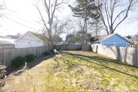Exterior - 1145 Keyes Ave, Schenectady, NY 12309 photo 13 of 13