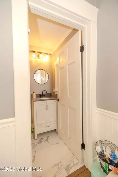 Bath - 1145 Keyes Ave, Schenectady, NY 12309 photo 1 of 5
