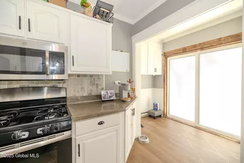Kitchen - 1145 Keyes Ave, Schenectady, NY 12309 photo 4 of 4