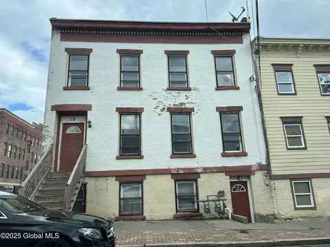 79 1st St, Albany, NY 12210